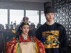 7 Momen IU-Byeon Woo Seok Menikah dan Bulan Madu, Romantis Bikin Salting