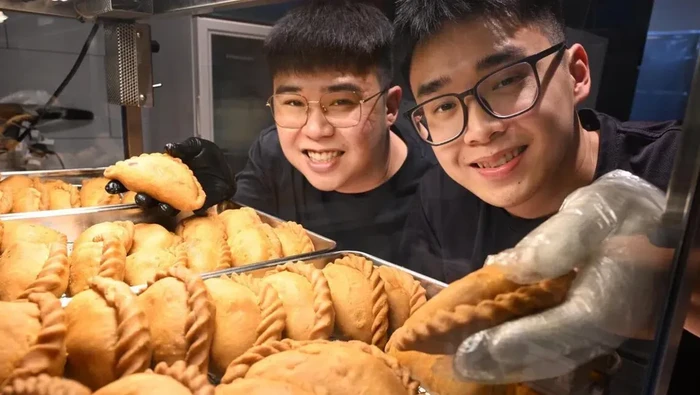 Jualan Pastel, 3 Anak Muda Ini Raup Omzet Rp 6,8 Miliar!