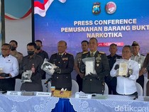Polda Jatim Musnahkan Puluhan Kg Kokain yang Ditemukan di Pantai Sumenep