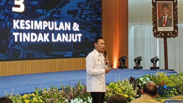 Kementerian Koordinator (Kemenko) Bidang Infrastruktur dan Pembangunan Kewilayahan menggelar rapat koordinasi (rakor) bersama jajaran kementerian dan lembaga serta kepala daerah untuk membahas perlindungan pesisir pantai utara (Pantura Jawa, Senin (4/5/2026). (CNBC Indonesia/Chandra Dwi Pranata)