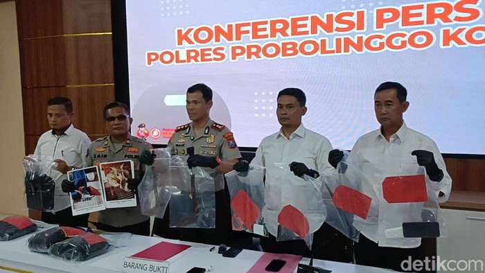 Konferensi pers penculikan sapi di Probolinggo