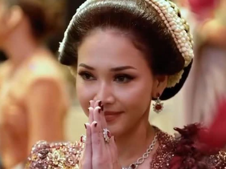 Pesona Maia Estianty Pakai Perhiasan Blue Sapphire-Red Ruby yang Bikin Salfok