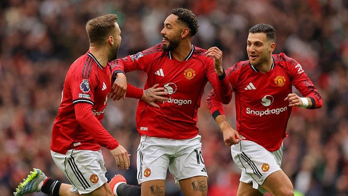 MANCHESTER, ENGLAND - MAY 3: Matheus Cunha of Manchester Utd celebrates after he scored for 1-0 during the Premier League match between Manchester United and Liverpool at Old Trafford on May 3, 2026 in Manchester, United Kingdom. (Photo by Shaun Brooks - CameraSport via Getty Images)