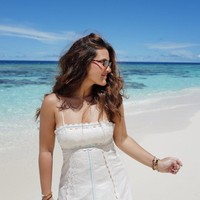 Pantai menjadi tujuan favorit Marsha Aruan untuk liburan. Belum lama ini, bintang film ‘DreadOut’ tersebut bertolak ke Maldives. Foto: Instagram/@marshaaruan