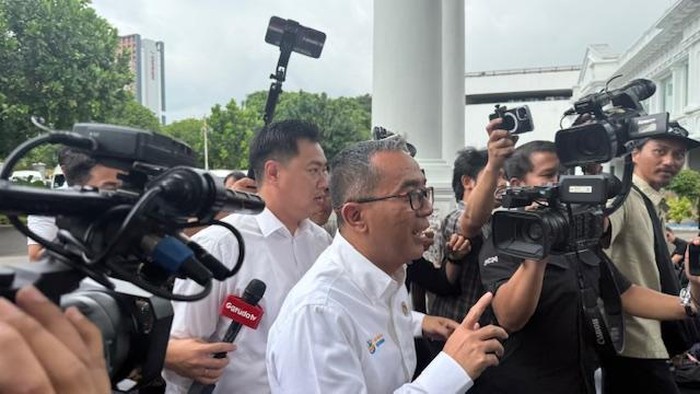 Presiden Prabowo Subianto memanggil Mendiktisaintek Brian Yuliarto hingga Wamenhan Donny Ermawan ke Istana Kepresidenan, Jakarta,  Senin (4/5/2026).