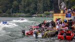Menikmati Telaga Sarangan dengan Speedboat