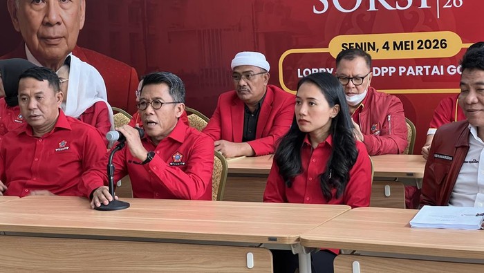 Ketua Komisi XI DPR sekaligus Ketua Umum Sentral Organisasi Karyawan Swadiri Indonesia (SOKSI), Mukhamad Misbakhun, di kantor DPP Golkar, Slipi, Jakarta Barat, Senin (4/5/2026).