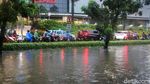 Penampakan Banjir Putus Jalan Depan Gancit, Macet Mengular