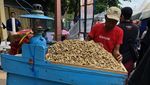 Mulai Langka! Ini 8 Potret Penjual Makanan Jadul yang Dulu Populer