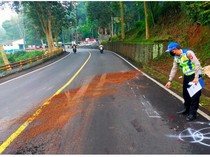 Nyalip di Tikungan Cadas Pangeran, Pemotor Tewas Ditabrak Mobil
