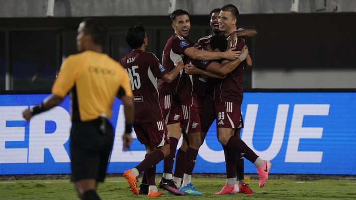 PSM Makassar menang 2-1 atas Bhayangkara FC dalam laga Super League di Stadion Gelora BJ Habibie.
