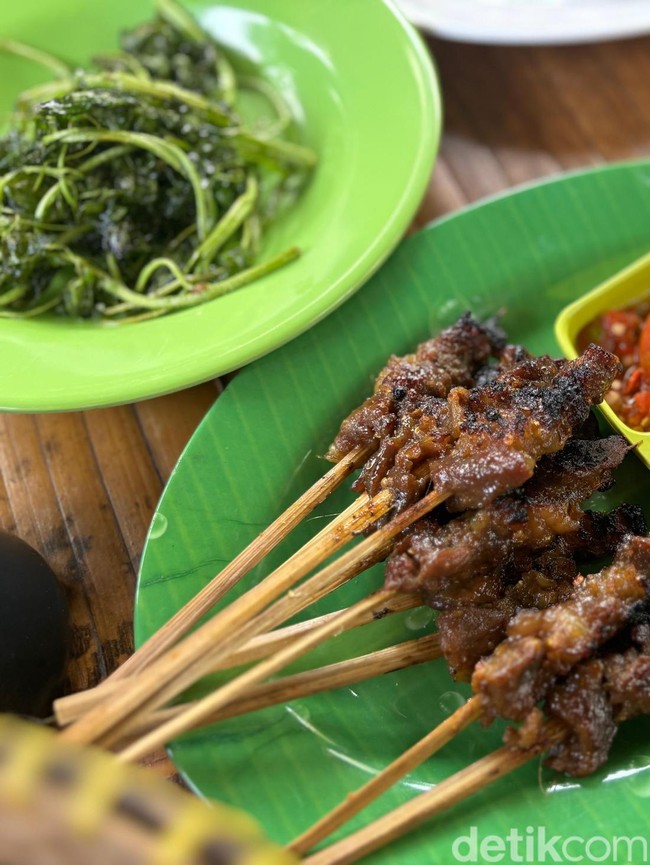 Sate Maranggi Mbah Goen Sajikan Menu Sunda Rumahan di Saung Asri