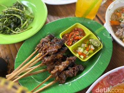 Sate Maranggi Mbah Goen Sajikan Menu Sunda Rumahan di Saung Asri