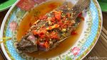 Sate Maranggi Mbah Goen Sajikan Menu Sunda Rumahan di Saung Asri