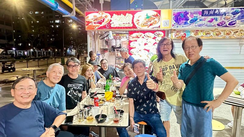 Sempat Terjerat Kasus, Mantan Aktor Ini Kini Dipuji Berkat Warung Seafood-nya Sempat Terjerat Kasus, Mantan Aktor Ini Kini Dipuji Berkat Warung Seafood-nya