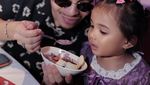 Seru! Atta Halilintar dan Aurel Hermansyah Kulineran di Disney Cruise