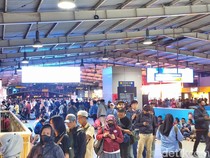 Cerita Penumpang Berjam-jam Nunggu KRL di Stasiun Kebayoran Imbas Gangguan