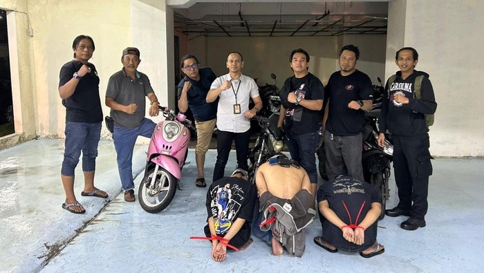 Tiga begal yang menusuk pria di Cilodong, Depok ditangkap. Salah satu pelaku mengaku sakit hati istrinya berhubungan intim dengan korban. (dok Istimewa)
