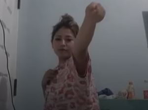 Viral Wanita Diduga di Sidrap Pamer Payudara saat Live TikTok, Polisi Usut