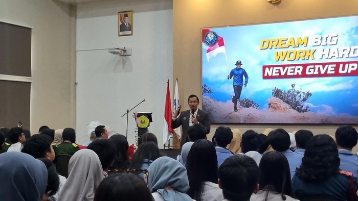 Agus Harimurti Yudhoyono (AHY)