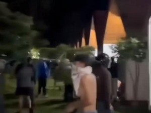 Kronologi Lengkap Wisatawan Surabaya Diserang Aremania gegara Nyanyian