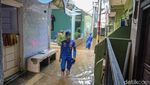 Banjir Kebon Pala Mulai Surut, Warga Langsung Bersih-bersih Rumah