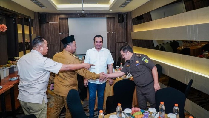 Bupati Gresik Gus Yani  saat membuka bimbingan teknis (Bimtek) pengadaan barang dan jasa Badan Layanan Umum Daerah (BLUD)