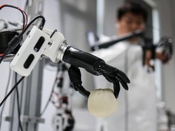 China Makin Maju Kembangkan Robot Musik hingga Tangan AI