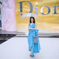 Dilraba Dilmurat baru-baru ini tampil untuk sebuah acara Dior di Nanjing, China. Dalam kesempatan tersebut, gayanya kembali diperbincangkan.Foto: Weibo Dior