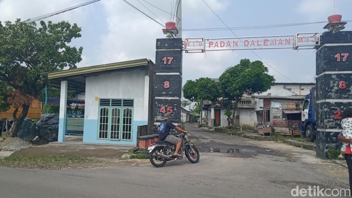 Gapura Dukuh Padan, Desa Daleman, Kecamatan Tulung, Klaten.