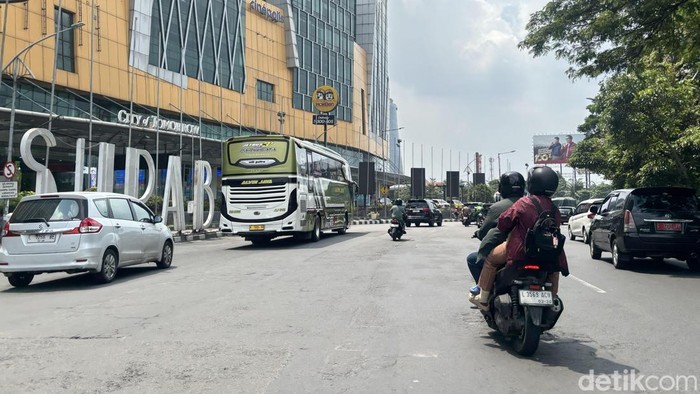 Ilustrasi cuaca panas di Surabaya.