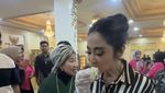 Intip Keseruan Dewi Persik saat Masak di Dapur hingga Cicip Sushi Viral