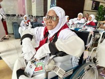 74 Jemaah Lansia Siap Melaksanakan Umrah Wajib dengan Didampingi Petugas PPIH