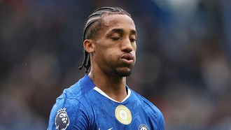 Barcelona Minati Joao Pedro, Chelsea Ogah Lepas