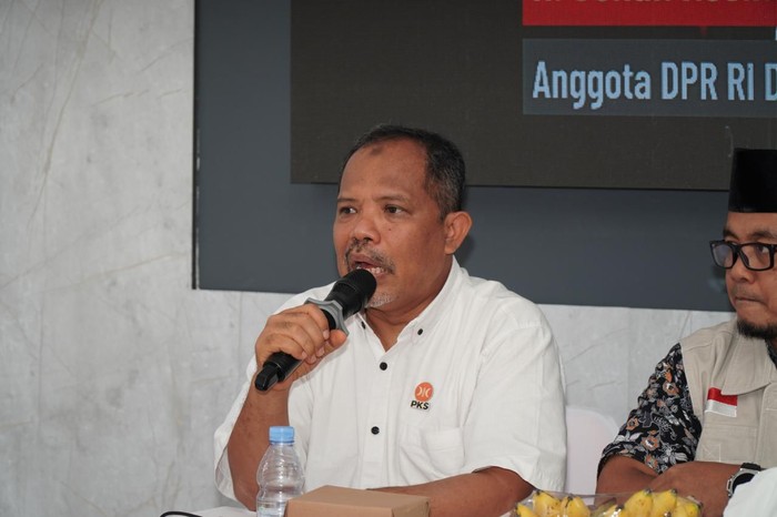 Sekretaris Fraksi PKS MPR RI, Johan Rosihan