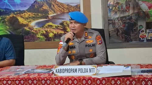 Kabid Propram Polda NTT, AKBP Muhammad Anfra Wardhana, saat konferensi pers di Mapolda NTT, Selasa (5/5/2026). (Yufengki Bria/detikBali)