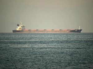 Kapal Tanker Minyak China Diserang di Selat Hormuz