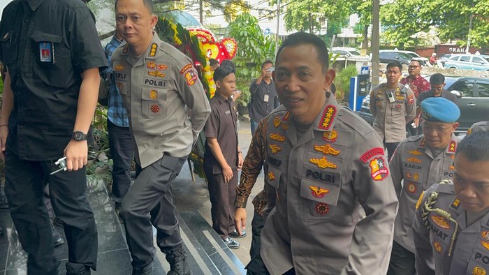 Kapolri Jenderal Listyo Sigit Prabowo menghadiri syukuran peresmian kantor baru Kompolnas di kawasan Duren Tiga, Jakarta Selatan (Jaksel), Selasa (5/5/2026).