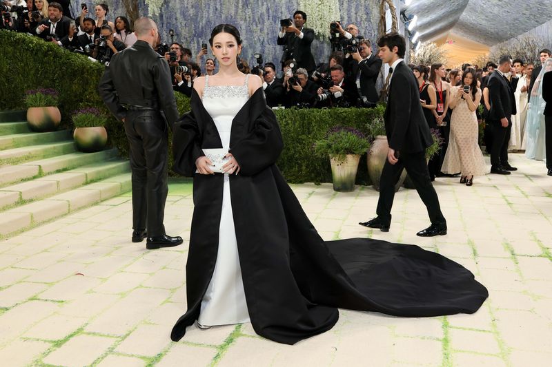 NEW YORK, NEW YORK - MAY 04: Karina attends the 2026 Met Gala celebrating 