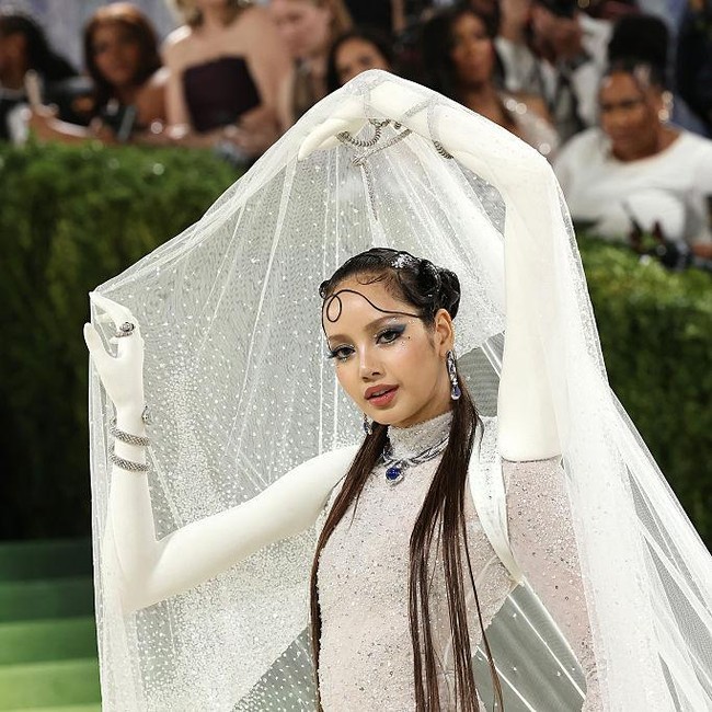 12 Perhiasan Termewah di Met Gala 2026, Lisa Pakai Kalung Rp 100 Miliar
