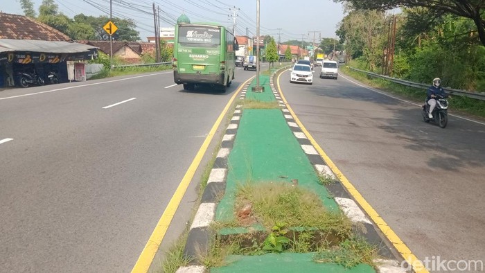 Lokasi kecelakaan di jalan Jogja-Solo Desa Jombor, Kecamatan Ceper, Klaten.