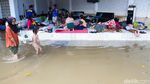Luapan Kali Angke Rendam Cipondoh, Aktivitas Warga Lumpuh