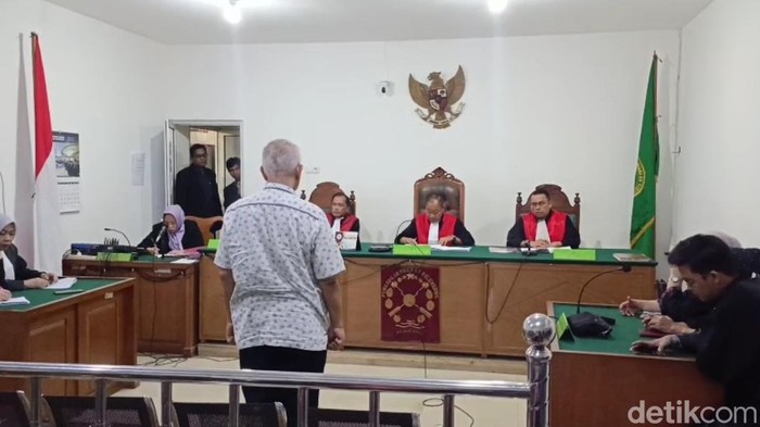 Mantan Dirjen Perkeretaapian Kementerian Perhubungan Prasetyo Boeditjahjono menjalani sidang vonis