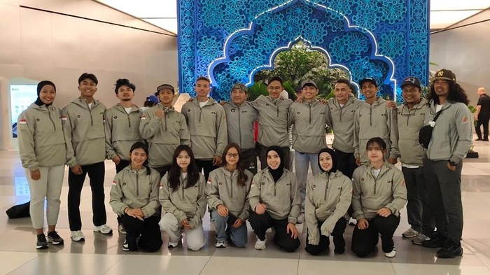 Pasukan panjat tebing Inodnesia menatap kejuaraan World Climbing Series yang digelar di Wujiang pada Jumat-Minggu (8-10/5). 13 atlet timnas panjat tebing Indonesia bertolak ke Tiongkok, Selasa (5/5)