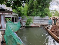 Sudin SDA Jakbar Sebut Kali Angke Masih Siaga 2, Banjir Kembangan Terus Dikuras