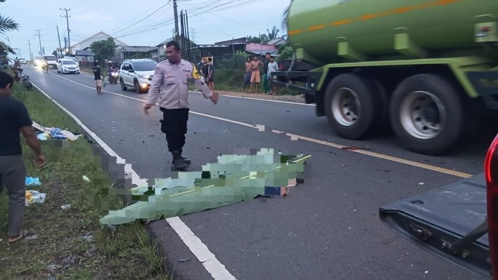 Pemotor tewas setelah tabrakan dengan truk