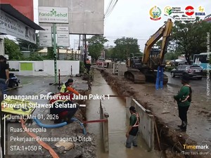 Gubernur Sulsel Kebut Pengerjaan Saluran Drainase Jalan Aroepala Makassar