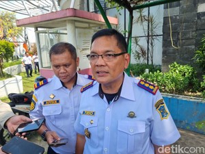 389 Jukir Surabaya Diganti karena Tolak Parkir Digital