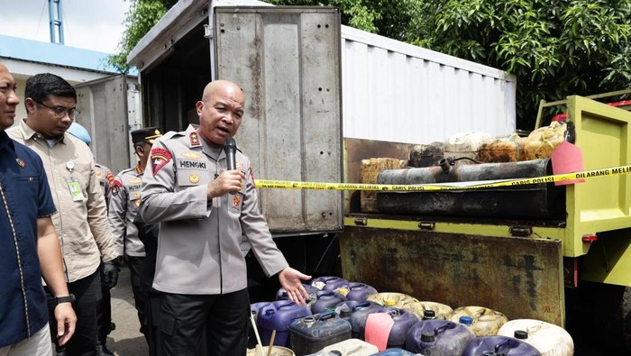 Polda Banten Bongkar Modus Penimbunan BBM Subsidi,