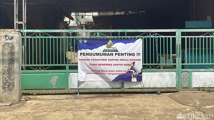 Suasana di depan ponpes Ndolo Kusumo Kecamatan Tlogowungu Kabupaten Pati, Selasa (5/4/2026).
